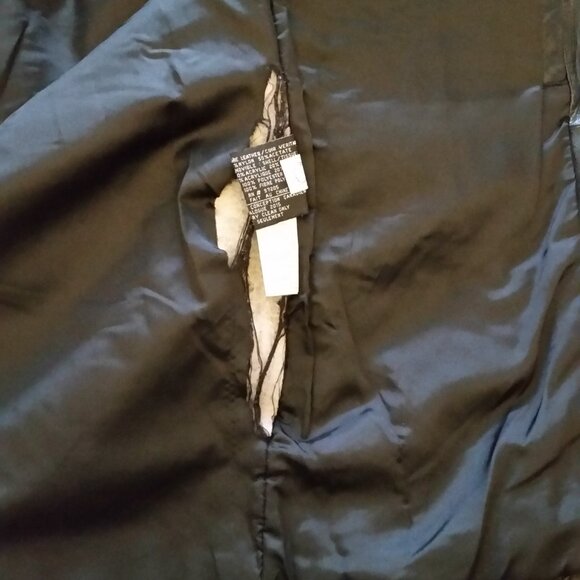 Ladies Danier leather coat. - Picture 4 of 5